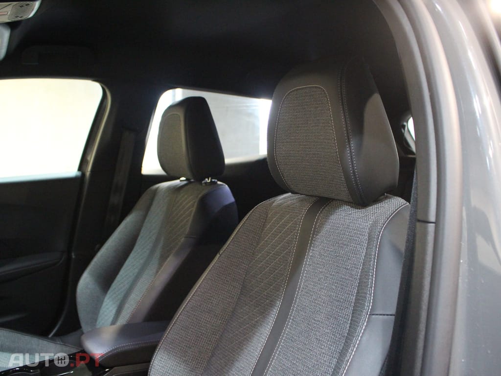 Peugeot 2008 1.2 PureTech Allure Pack EAT8