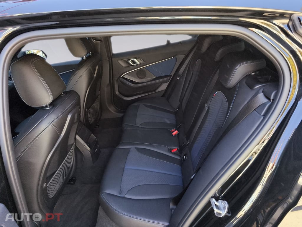 BMW 116 d Pack Desportivo M Auto