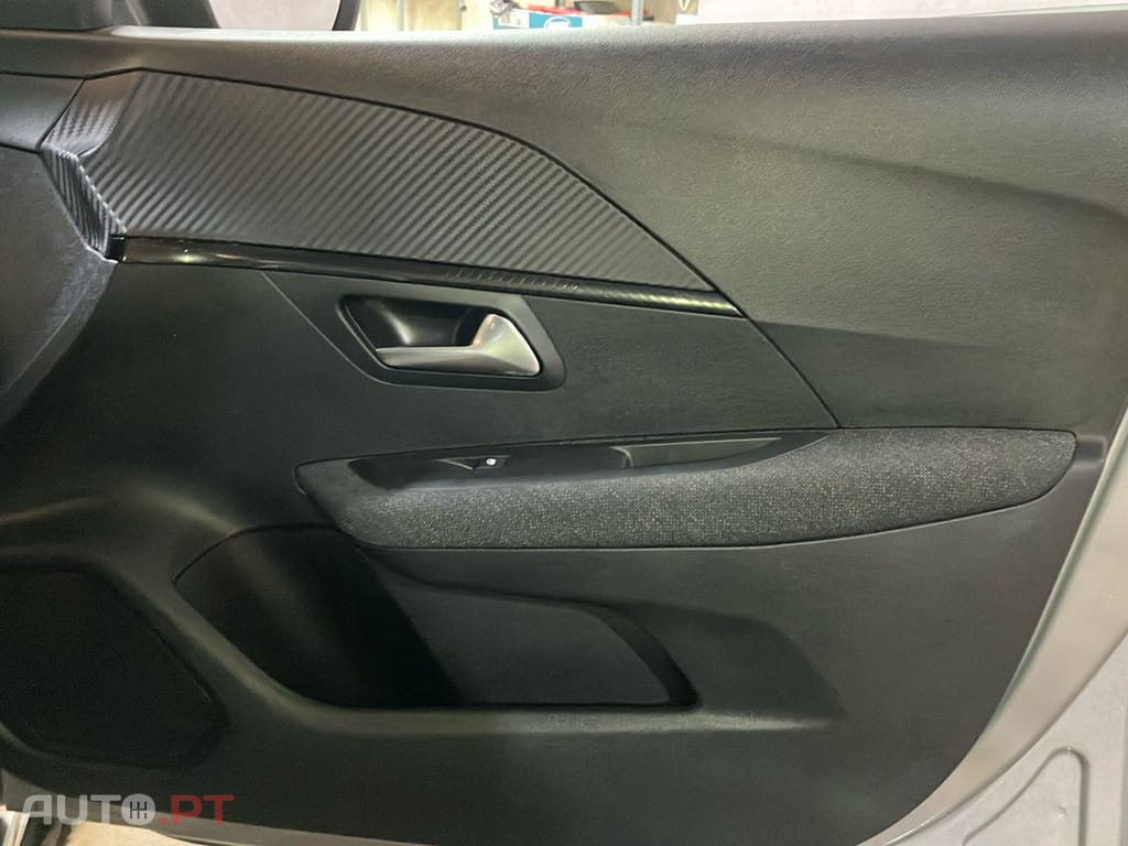 Peugeot 208 1.2 Hybrid Allure e-DCS6