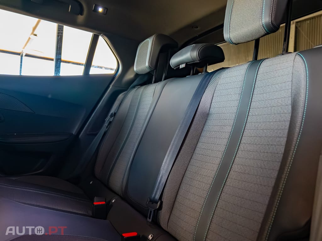 Peugeot 2008 1.2 PureTech Allure Pack