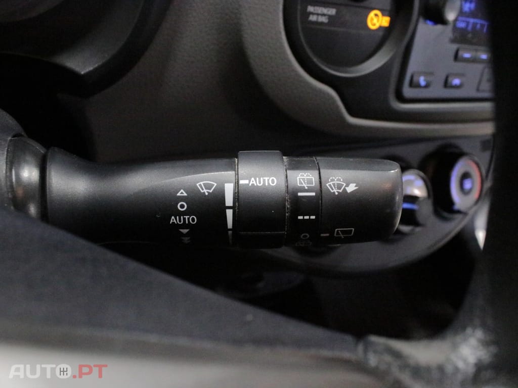 Toyota Yaris 1.4 D-4D AC IVA Dedutível