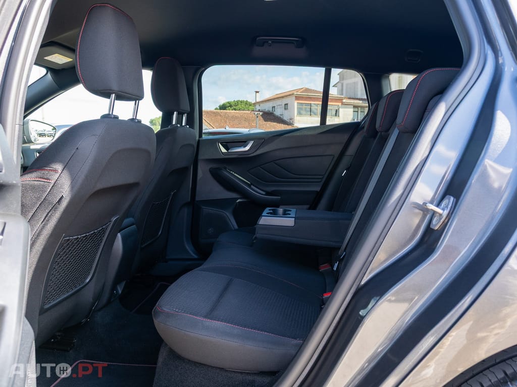 Ford Focus SW 1.0 EcoBoost MHEV ST-Line Aut.