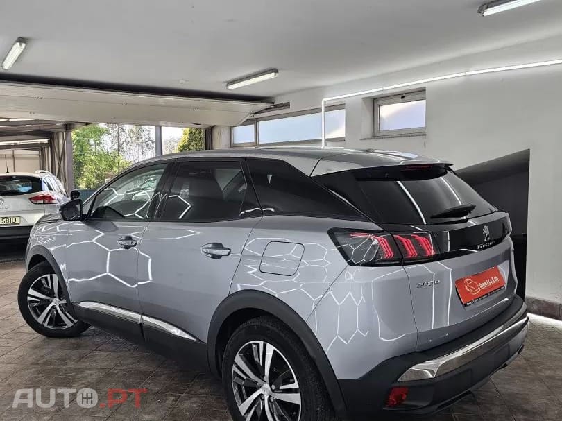 Peugeot 3008 1.6 Hybrid Allure e-EAT8