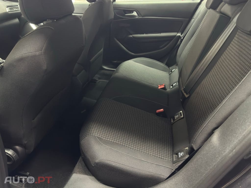 Peugeot 308 1.5 BlueHDi Allure EAT8