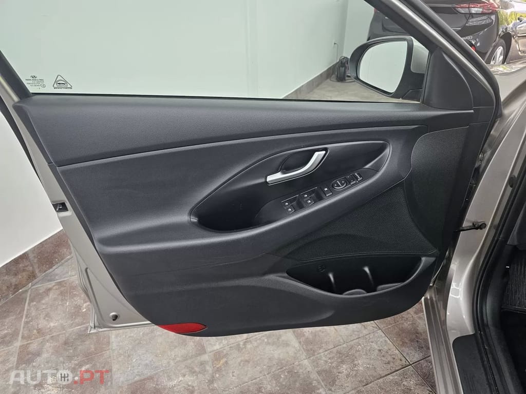 Hyundai i30 1.0 T-GDI Style — fotografia 11