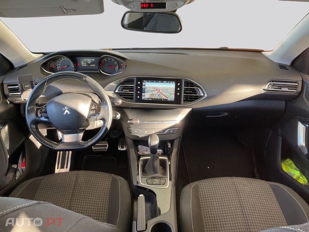 Peugeot 308 1.2 e-THP Style  EAT6