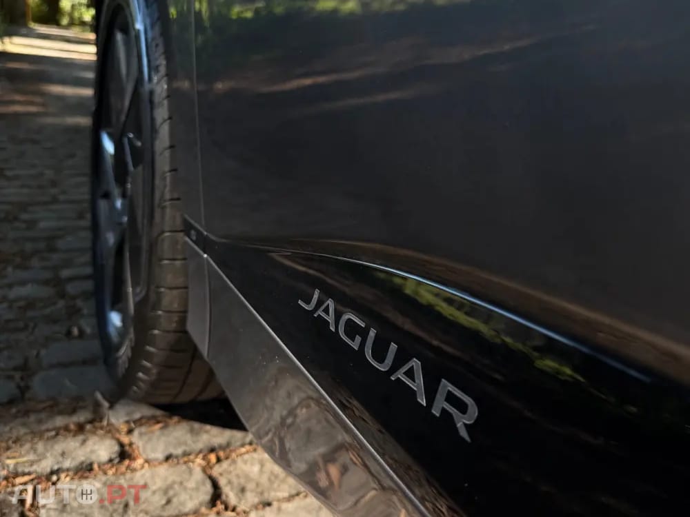 Jaguar I-Pace EV400 R-Dynamic HSE AWD