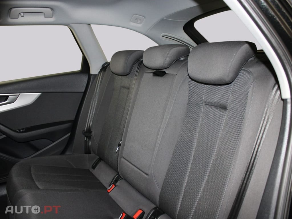Audi A4 Avant 35 TDI STRONIC I.V.A DEDUTÍVEL
