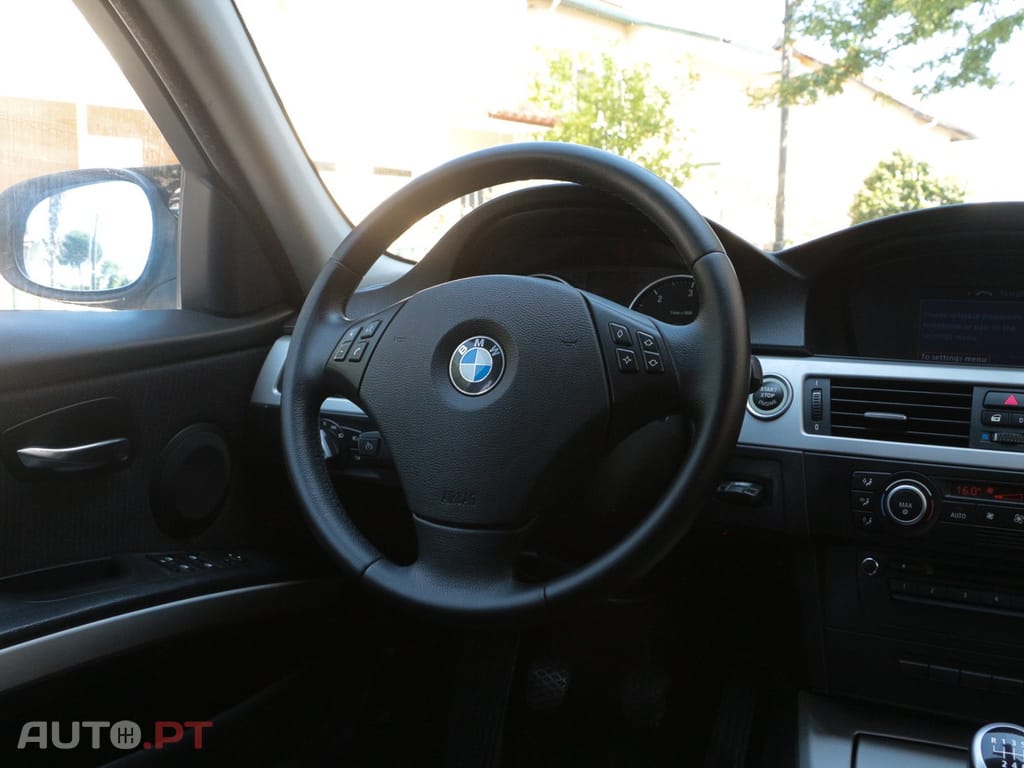 BMW 320 d Touring Navigation Sport