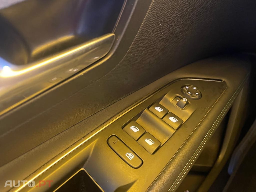 Peugeot 3008 1.6 Hybrid  Allure Pack