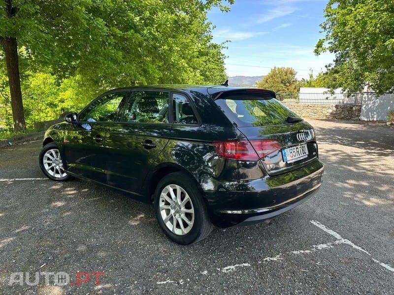 Audi A3 Sportback 1.6 TDi Business Line Attraction S tronic