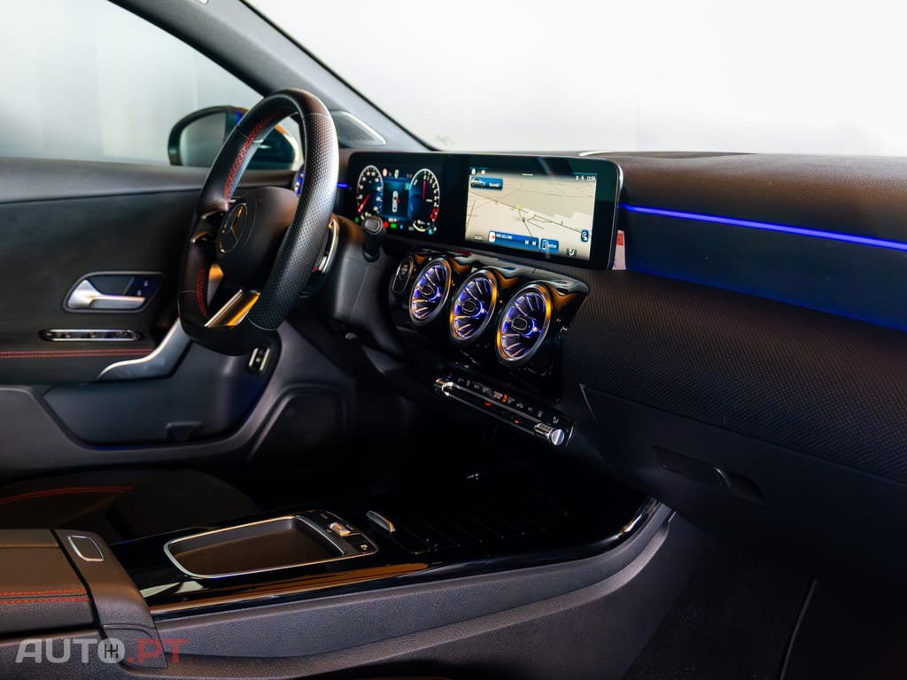 Mercedes-Benz A 250 e AMG Line