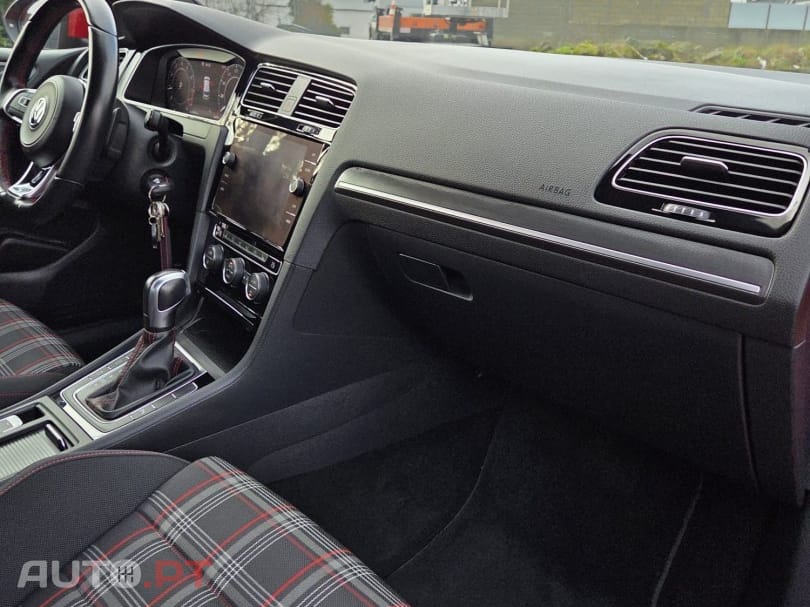 Volkswagen Golf 2.0 TSi GTi DSG Performance