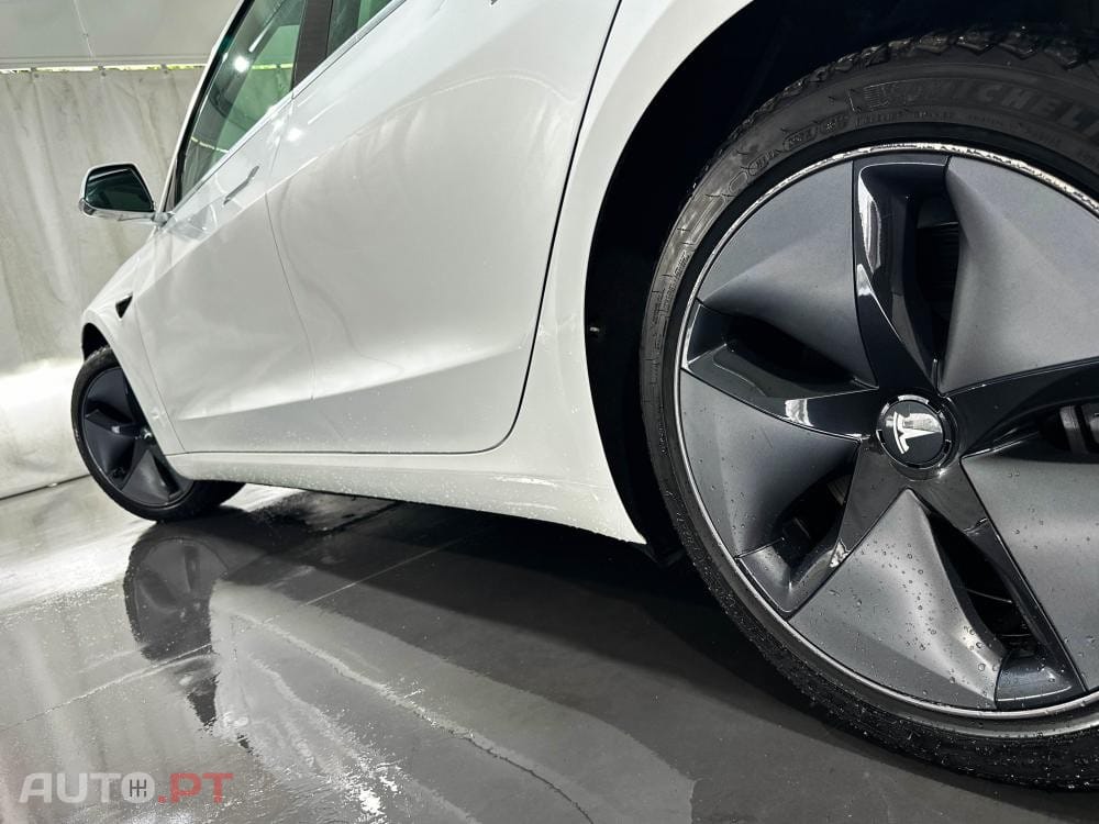 Tesla Model 3 Long-Range Dual Motor AWD