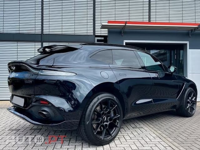 Aston Martin DBX 4.0 V8