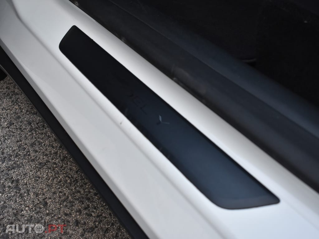 Tesla Model Y Performance Tração Integral