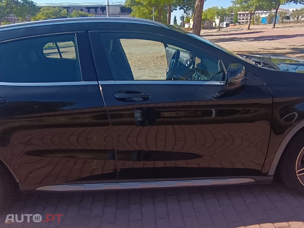 Mercedes-Benz GLA 200 AMD Line Auto