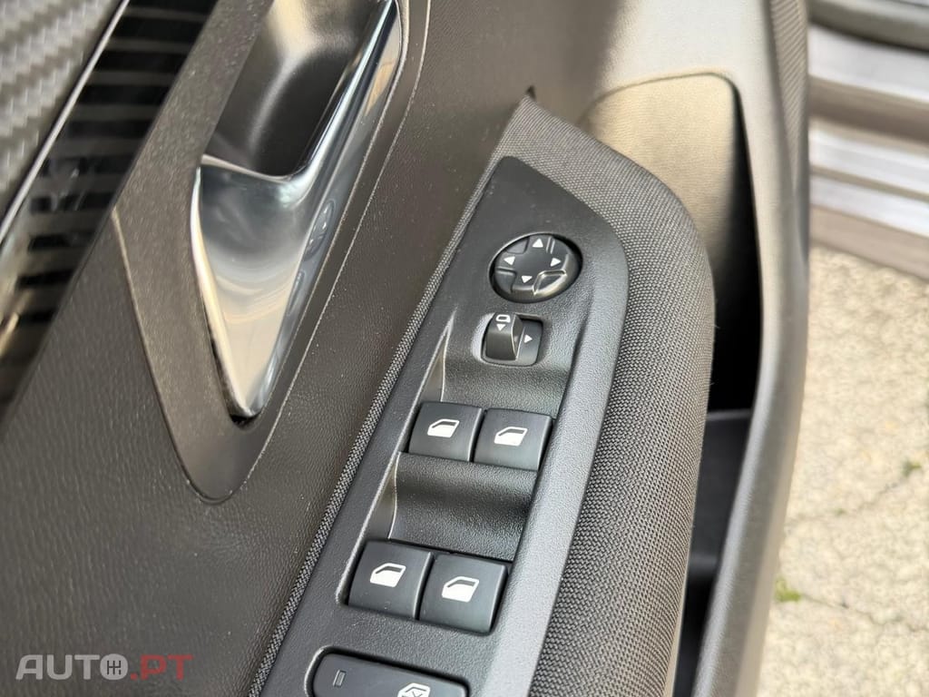 Peugeot 208 1.2 PureTech SE Style