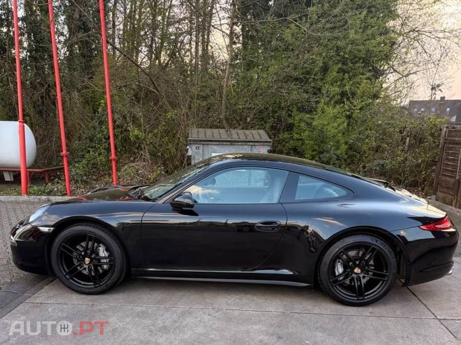 Porsche 911 Carrera 4