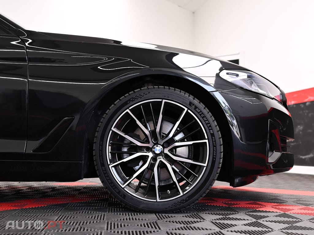 BMW 520 d Pack Desportivo M Auto