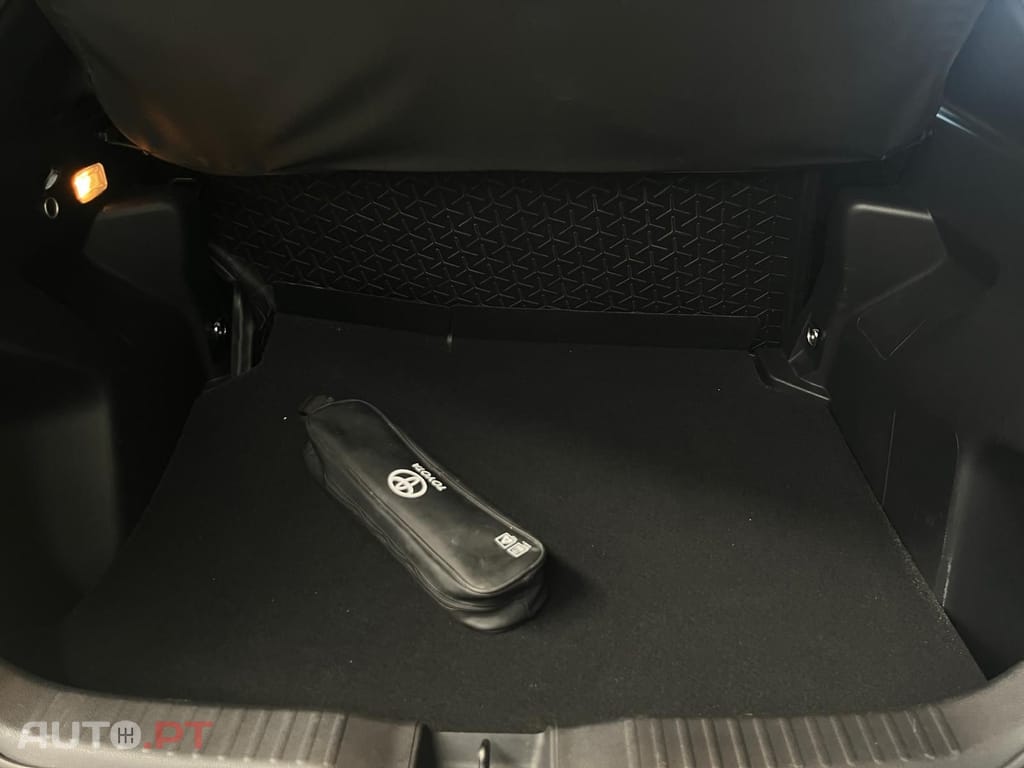 Toyota Yaris Cross 1.5 HYBRID 