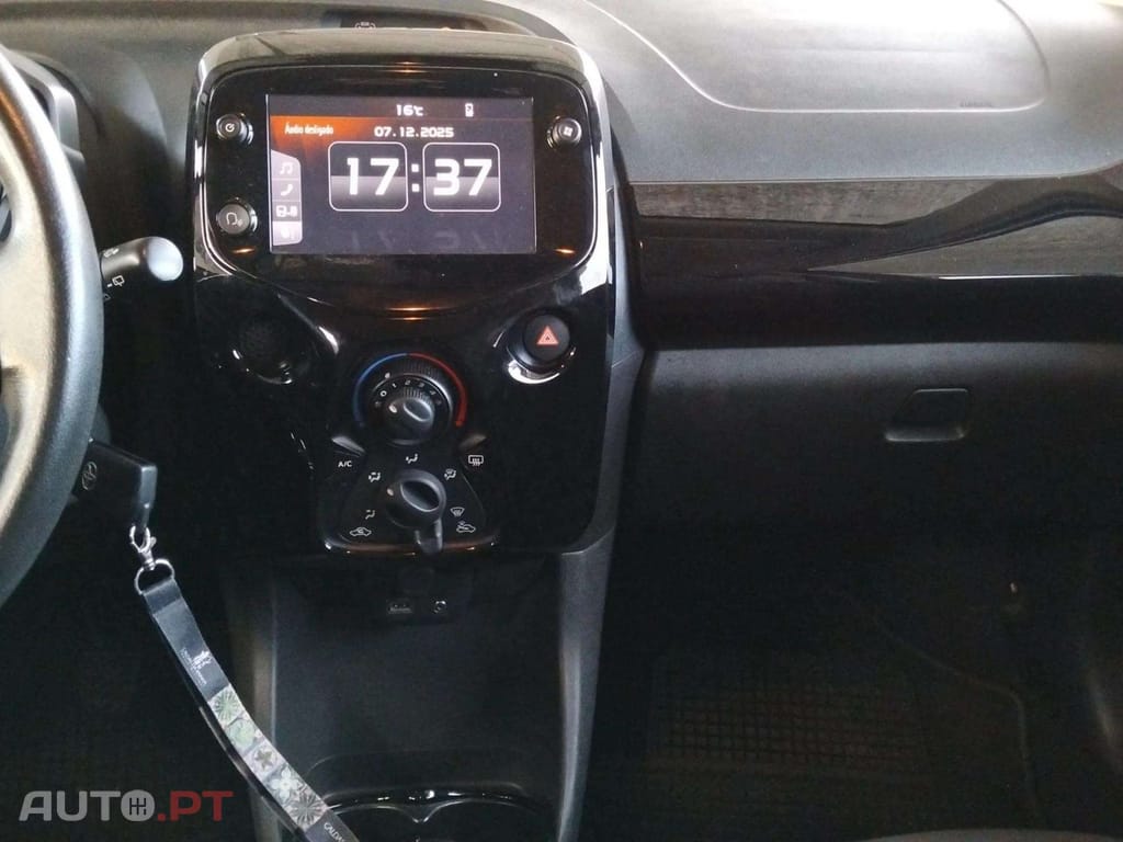 Toyota Aygo 1.0 VVti Exclusive Red