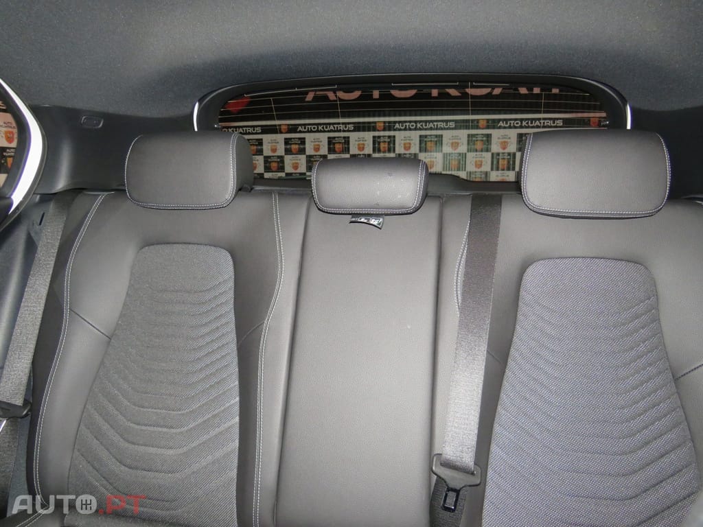 Mercedes-Benz A 180 Automático
