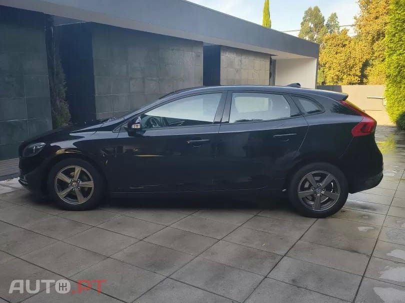 Volvo V40 D2