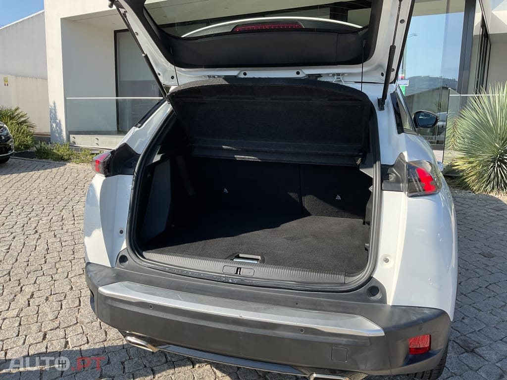 Peugeot 2008 1.2 PureTech Allure Pack EAT8