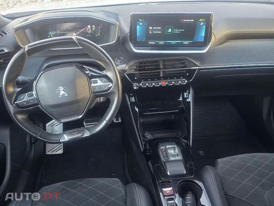 Peugeot E-2008 GT Pack