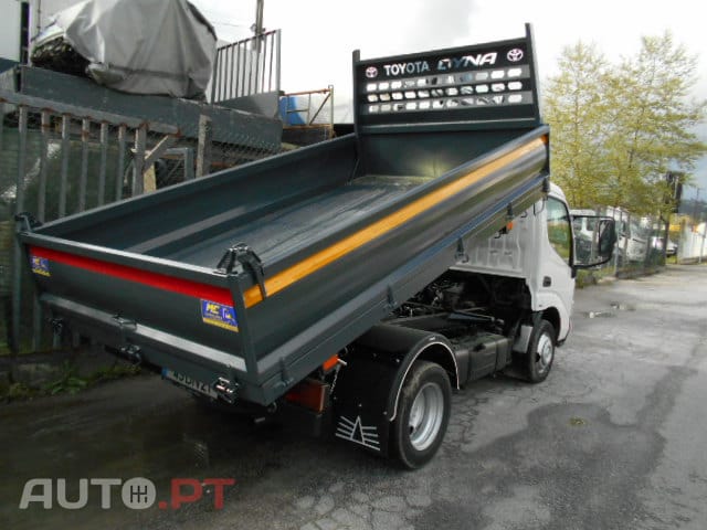 Toyota Dyna M35.25 3.0D-4D BÁSCULA NOVA