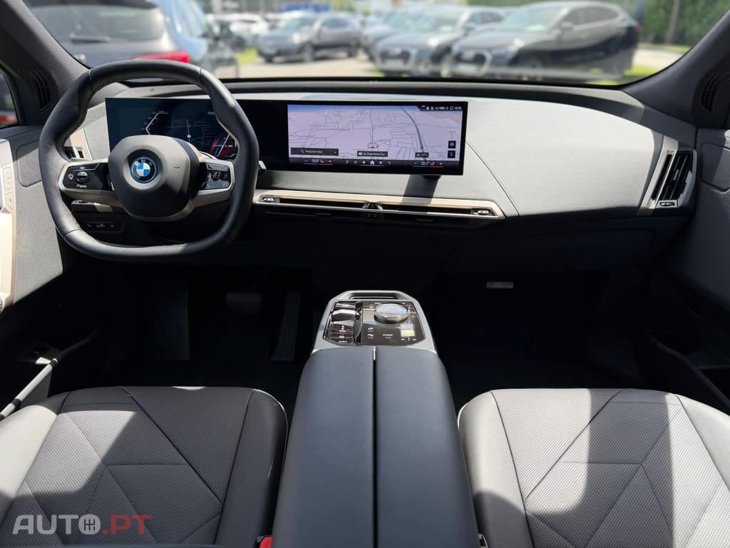 BMW iX xDrive 40 Pack Desportivo