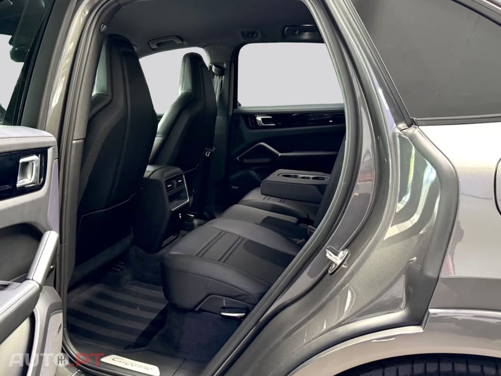 Porsche Cayenne I.V.A DEDUTIVEL E-HYBRID SPORT