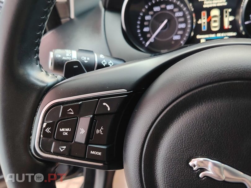 Jaguar XE 2.0 D AUTO 8 180 CV PRESTIGE COM EXTRAS