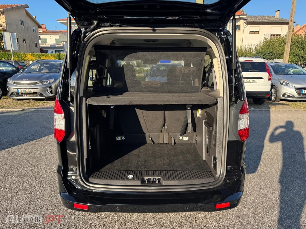 Ford Tourneo 1.0 EcoBoost Titanium