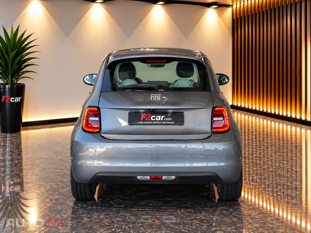 Fiat 500e La Prima