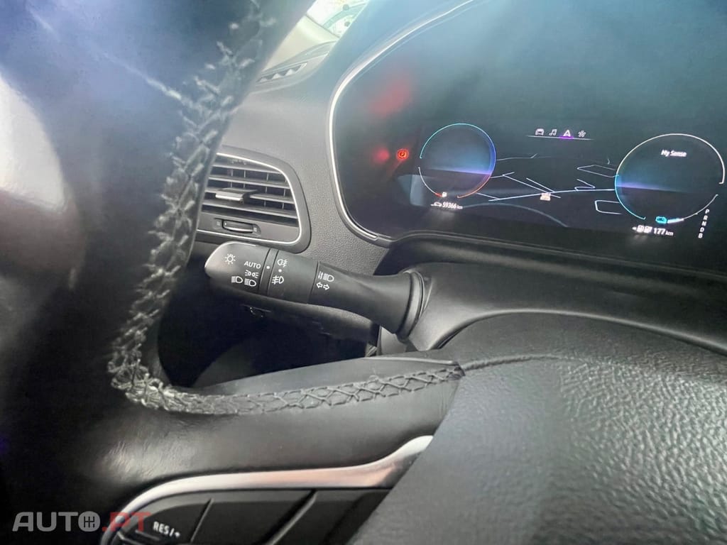 Renault Mégane Sport Tourer E-TECH Plug-in 160 INTENS