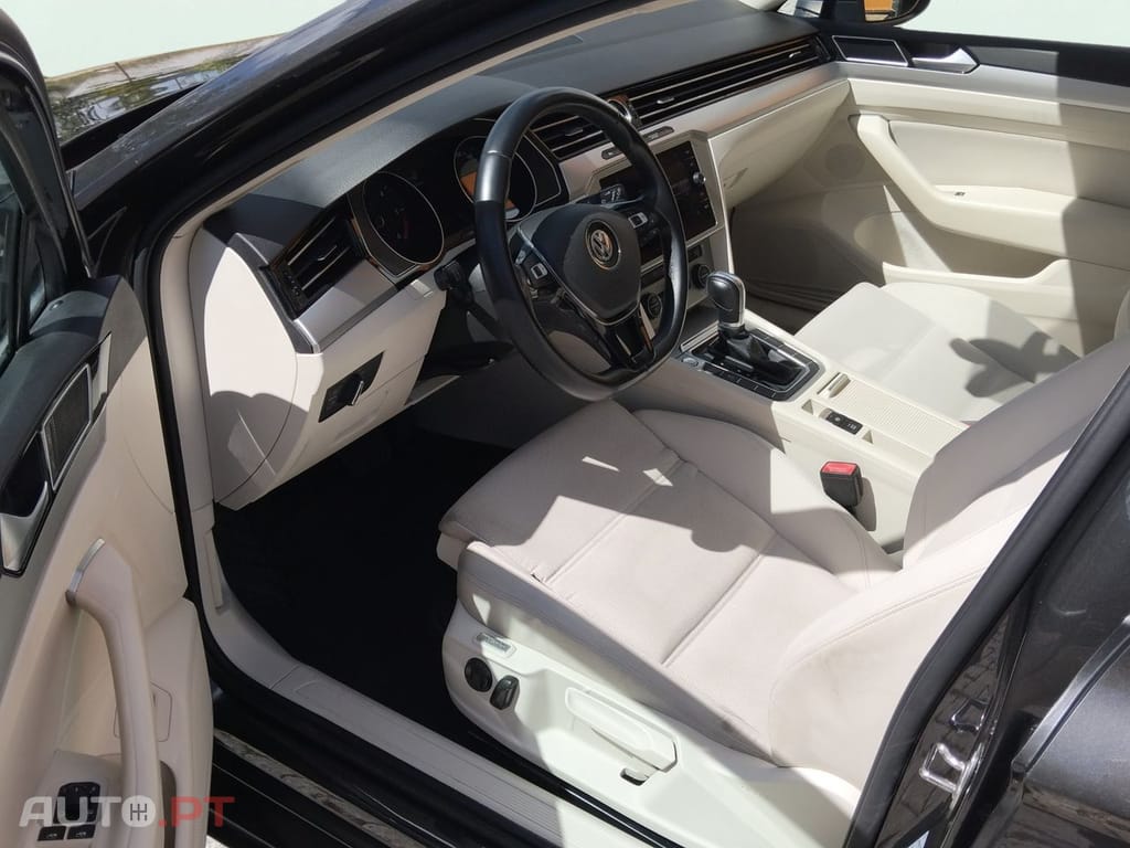 Volkswagen Passat Variant 1.6 TDI Confortline DSG