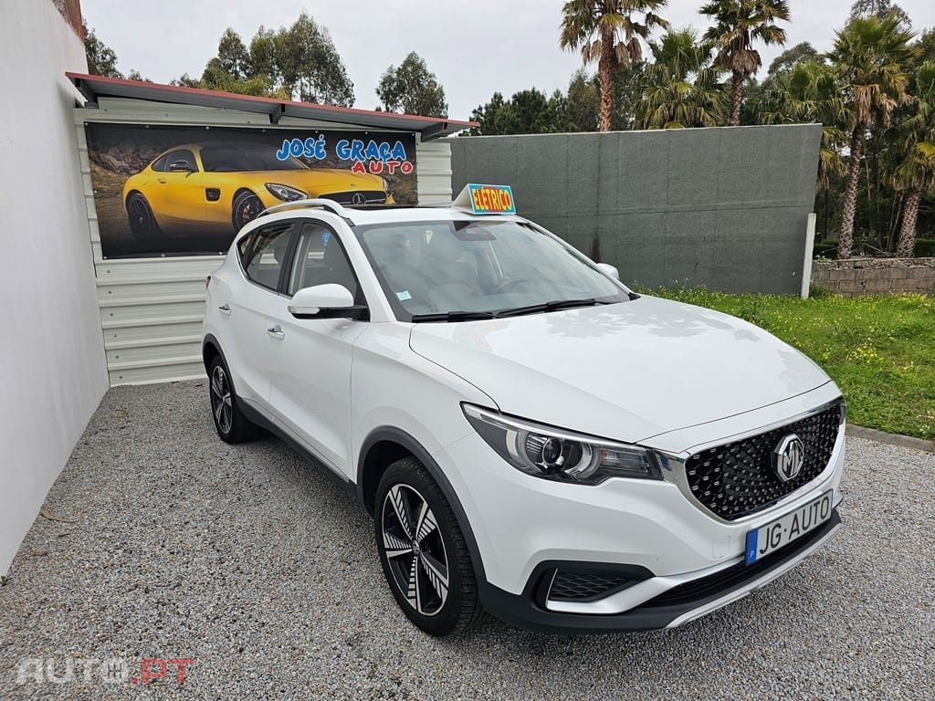 MG ZS EV 44.5 kWh Luxury