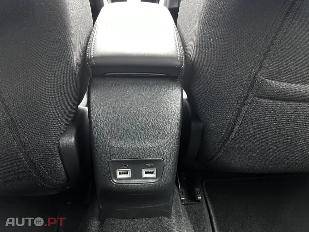 Peugeot E-2008 50 kWh Active Pack