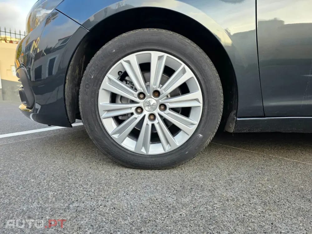 Peugeot 308 1.5 BlueHDi Style EAT8