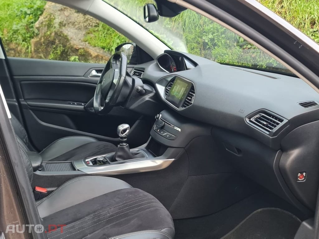 Peugeot 308 1.6 BlueHDi Allure J17