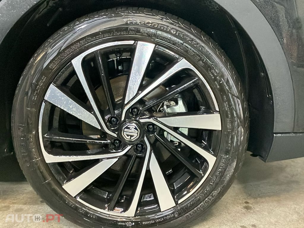 MG ZS 1.5 Hybrid+ Luxury