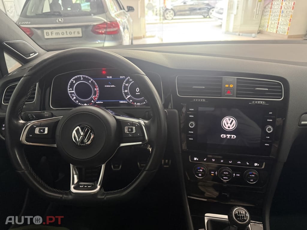 Volkswagen Golf 2.0 TDi GTD — fotografia 16