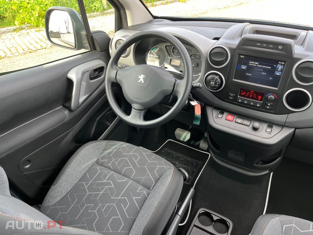 Peugeot E-Partner 50 kWh Premium Standard