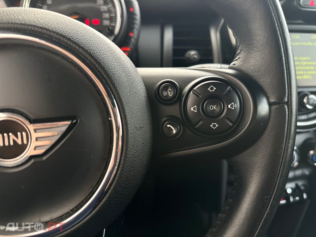 MINI Cooper One Blackyard