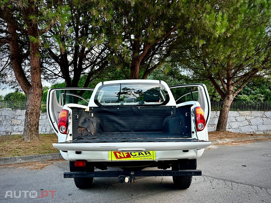 Mitsubishi L200 DI-D  4x4
