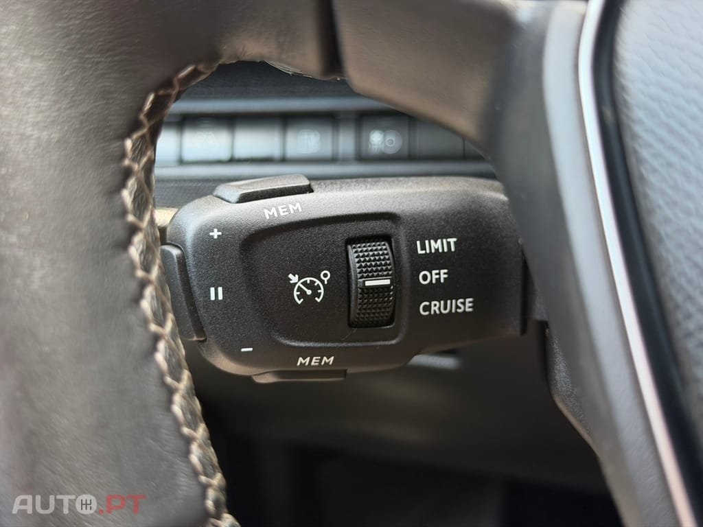 Peugeot 3008 1.6 Hybrid Allure e-EAT8
