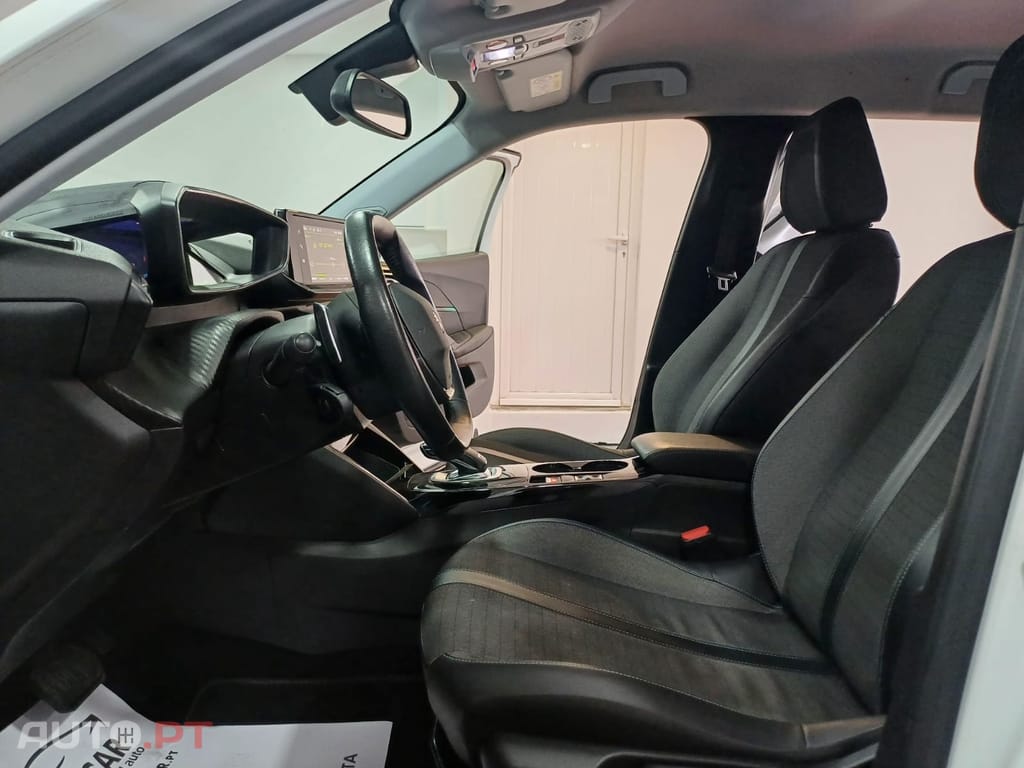 Peugeot 2008 1.2 PureTech Allure EAT8