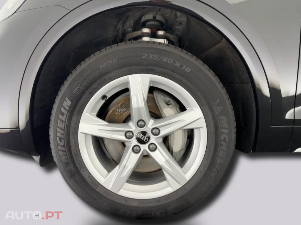 Audi Q5 55 TFSI e S tronic S line I.V.A DEDUTÍVEL